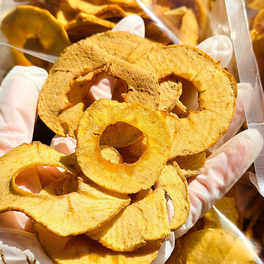 特惠活动『原味丑苹果干』开袋即食，甜酸浓郁，酥脆微韧，12斤苹果烤出1斤苹果干，不添加香精色素防腐剂 商品图0