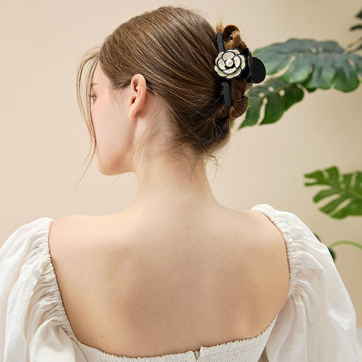 大英博物馆欧洲文化艺术系列黑色山茶花 白山茶花 抓夹 商品图2