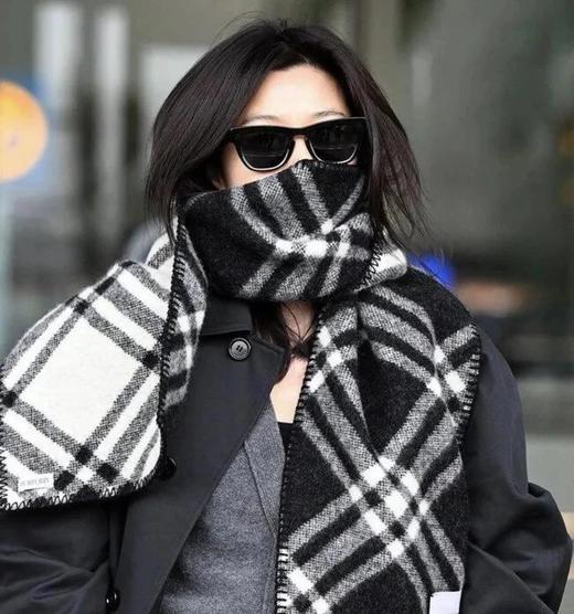 经典重磅   br格纹羊毛围巾  大尺寸  黑白格纹围巾 商品图0