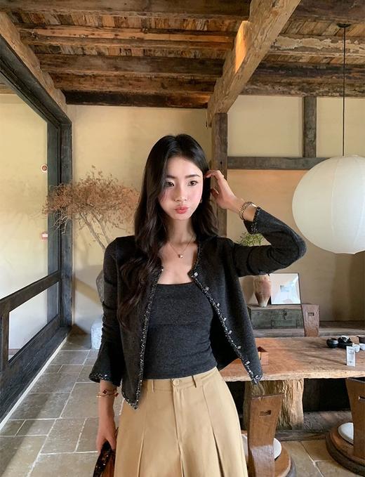 千金法式喇叭长袖小香风针织开衫+吊带上衣两件套 商品图3