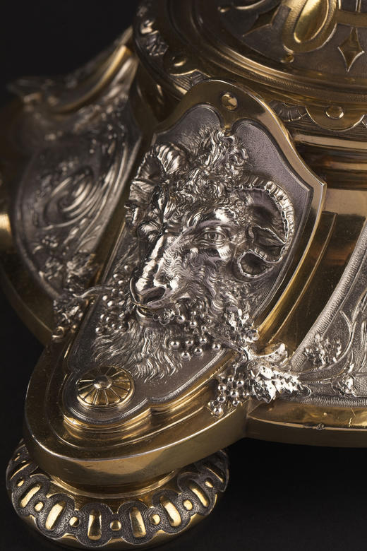 独角鹿西洋古董19世纪英国名坊Elkington&Co.签名出品古典神话人物主题纯银及镀金精雕餐桌中央摆件 商品图12