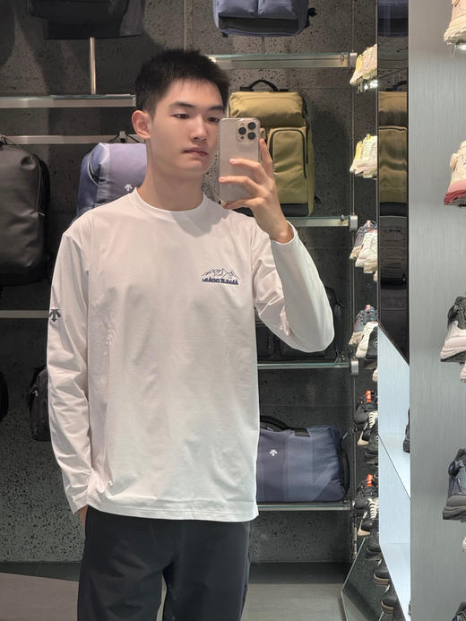 原单正品 迪桑特 allterrain 81系列印花科技面料导湿排汗长袖T恤 山脊长袖，颜色：黑色 白色
尺码：m l xl xxl 3xl
清货特价 商品图8