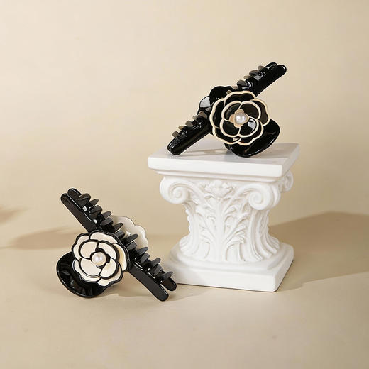 大英博物馆欧洲文化艺术系列黑色山茶花 白山茶花 抓夹 商品图3