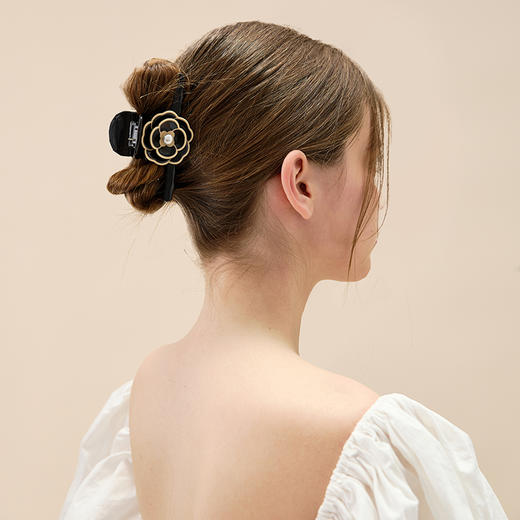 大英博物馆欧洲文化艺术系列黑色山茶花 白山茶花 抓夹 商品图1