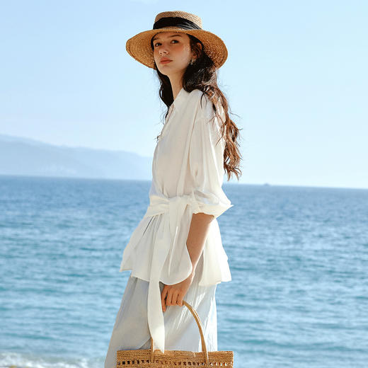 OLrain欧芮儿2026新款女春季白色侧边绑带蕾丝拼接V领长袖衬衫 商品图0