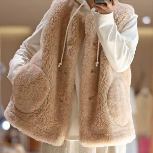 黄阿福 羊毛100%茸茸马甲 商品图0