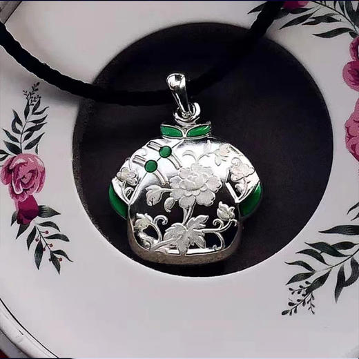 【深圳国宝造币】一世贴心纯银小棉袄纯银吊坠 商品图1