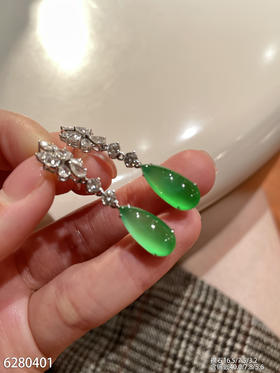 6280401，水滴耳坠。具体价格微信咨询