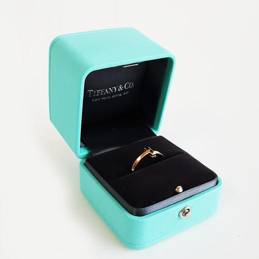 【95新】Tiffany & Co.蒂芙尼Tiffany T 系列玫瑰金无钻T1戒指57号、宽度2.5mm中性款260126TJ34 商品图1