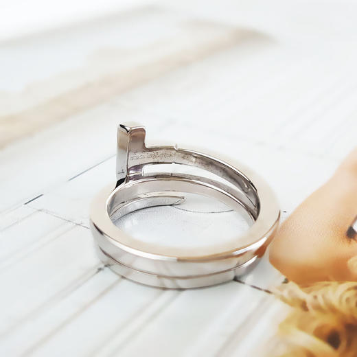 【95新】Tiffany & Co.蒂芙尼Tiffany T 系列18K白金镶钻T型缠绕式三圈戒指51号中性款160126NJS09 商品图6