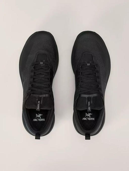 外贸原单 Arcteryx始祖鸟男女同款防水透气户外徒步登山攀登男鞋 
尺码：36 37 38 39 40 40.5 41 42 42.5 43 44 44.5 45
工厂特价清 商品图2