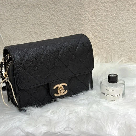 Chanel 22c 黑金 方胖子 荔枝纹牛皮 斜挎包 商品图0