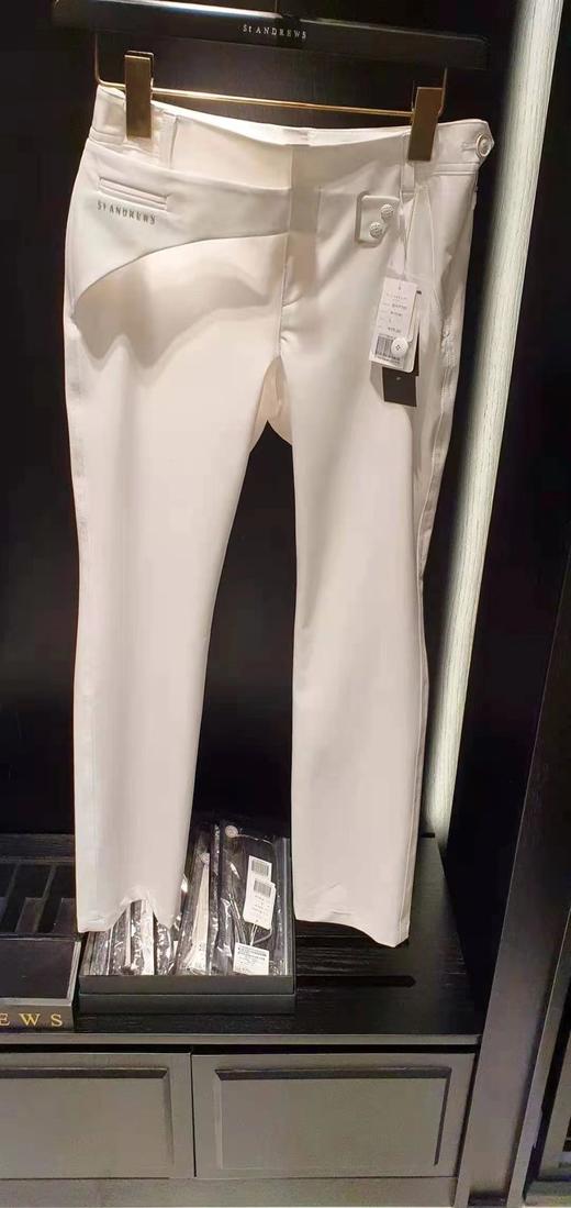 St家春夏新款女士薄款高尔夫长裤来了！直筒长裤，打造大长腿比例！干净的剪裁搭配腰部装饰小腰封设计，呈现出更加显瘦又立体的版型！弹力面料身材包容度超高，穿着舒适无束缚感，激光穿边，臀部印花，处处透品质！ 商品图1