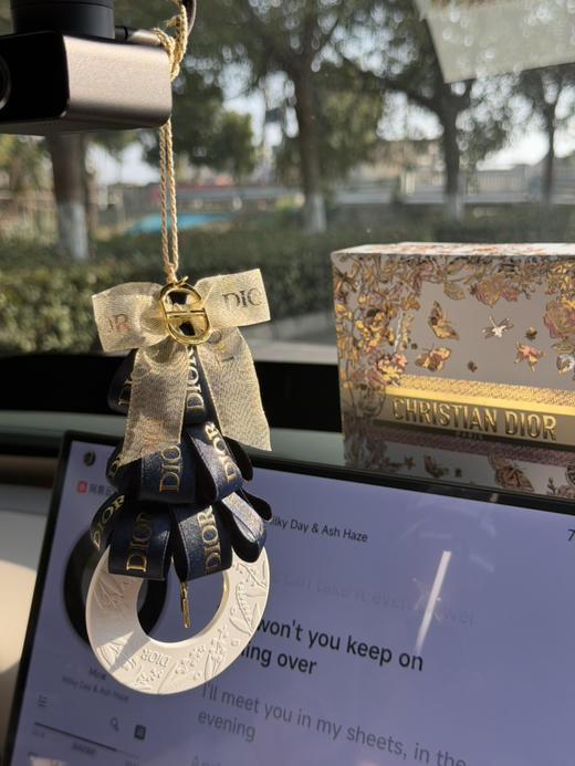 两件8折 Dior/迪奥 车载香片车挂无味  发财树造型 带礼盒礼袋 商品图2