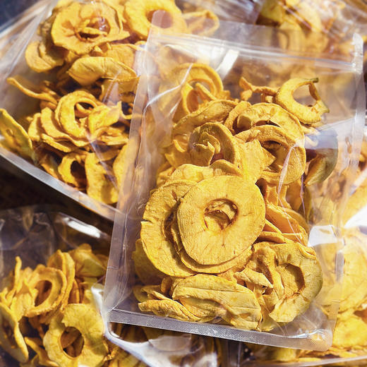 特惠活动『原味丑苹果干』开袋即食，甜酸浓郁，酥脆微韧，12斤苹果烤出1斤苹果干，不添加香精色素防腐剂 商品图3