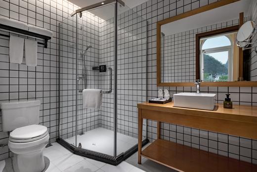 广西查利酒店|周边景点众多 推窗即见碧水青山外观如城堡 给人满满的异域风情-【预定请拨打前台电话】 商品图3