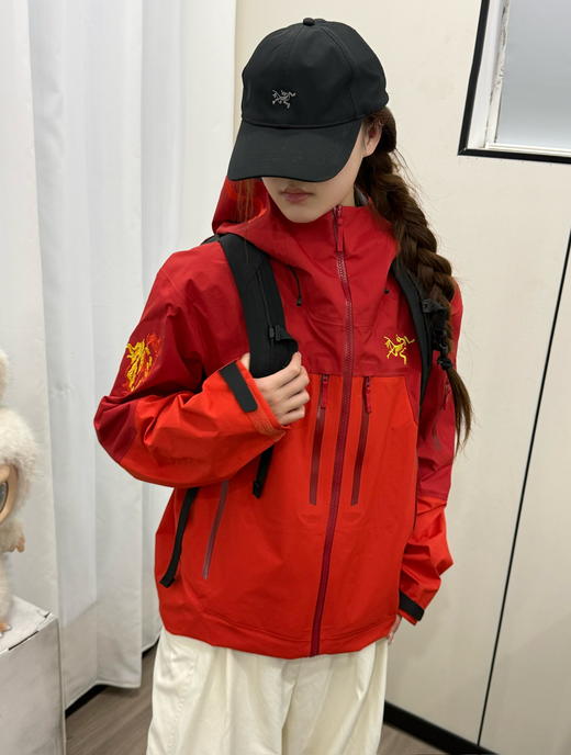 始祖鸟 马年限定 冲锋衣(MG) 商品图3