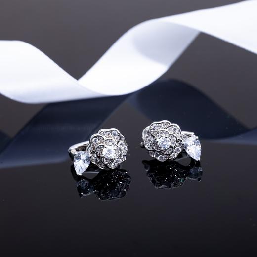 香奈儿 BOUTON DE CAMELIA山茶花耳环 满钻（XTY） 商品图3