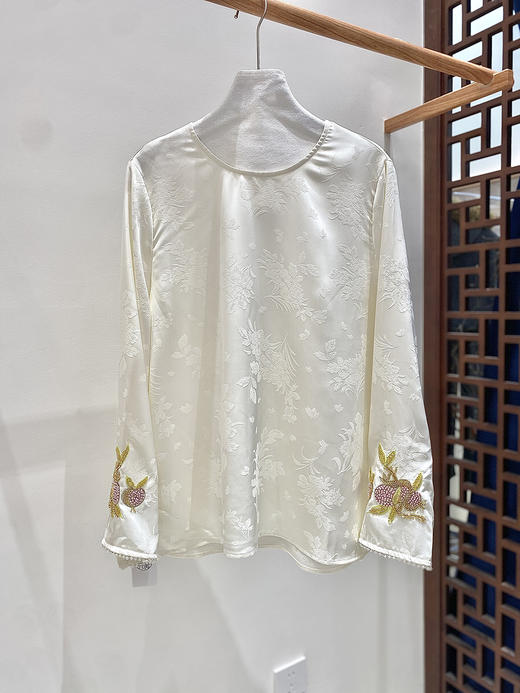 「自」全新升级【铂金会员192/天猫259/差价67】(55555)洛诗琳新中式石榴刺绣上衣2026春季新款设计感圆领衬衫 商品图2