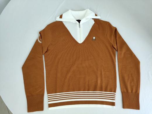 M&L家新款女士拉链翻领针织毛衣来啦！本季海报明星款❗️撞色翻领毛衣，这个衣服真的怎么穿都好看！特别干净学院复古的设计风格，两色都超爱！满满的青春活力！ 商品图4