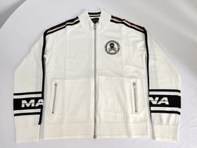 M&L家新款女士针织外套来啦！渠道高品质❗️纱线全客供韩国🇰🇷的！非常漂亮的配色，非常精致又醒目的logo徽标设计，店内抢手货，基本全部，上身又酷🆒又好看的运动风，不容任何反驳！配适度极高！