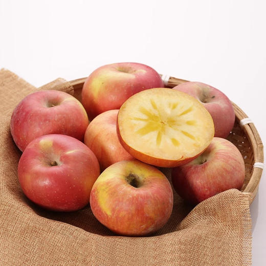 【新疆阿克苏苹果】脆甜多汁现摘现发 果香浓郁果肉细腻 商品图4