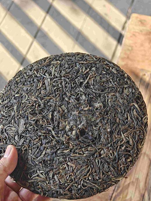 4月4日10点开抢！【2020年冰岛试制品】纯正冰岛古树原料六年干仓转化冰岛茶发烧友、老茶客，切莫错过这款六年陈化的匠心试制品！200g/饼 商品图1