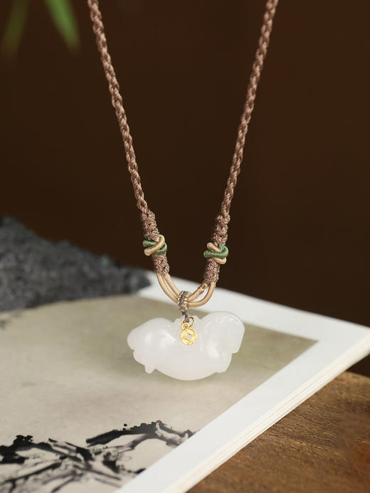 本命年新中式和田玉生肖马吊坠 马上有钱玉坠 商品图1