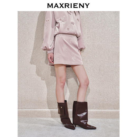 MAXRIENY【商场同款-25春新品】MAXRIENY宫廷压花半裙精致a摆短裙(货号:MC85SK801) 商品图2
