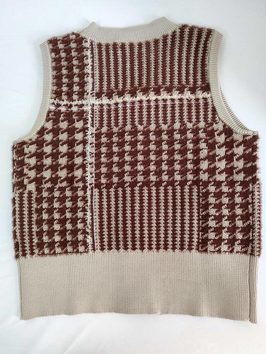 M&L早春新款女士格纹针织背心来啦！渠道高品质❗️美炸天！这款真的闭眼入吧，既现代又中古感！！！上身非常复古时髦运动系大小姐！复古时髦的极致范！！！ 商品图4