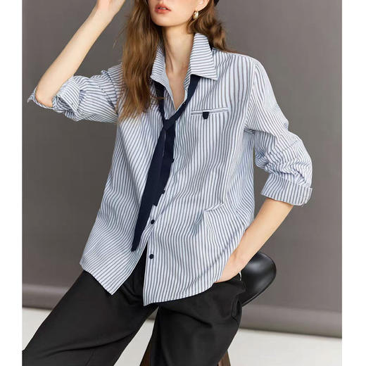 26春季miu系蓝色条纹设计感可拆卸领带亢皱长绒棉条纹上衣25761 商品图0