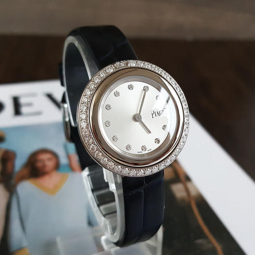 【95新（背膜在）】PIAGET 伯爵G0A43084石英机芯29MM（女款）POSSESSION系列18K白金；镶嵌原厂钻石表圈140126NJ30 商品图3