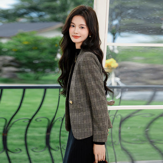 「自」全新升级【铂金会员174/天猫229/差价55】(53648)洛诗琳气质通勤格纹西装2026春秋新款收腰无领短外套 商品图3