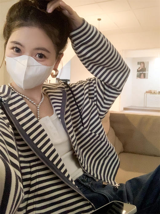 <曾小咸推荐> 韩系条纹卫衣外套 商品图5