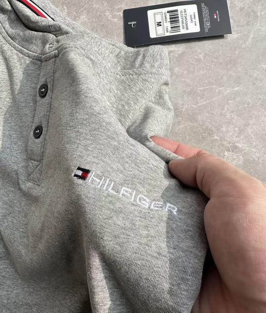 全新正品美单Tommy25年新款棉质混纺男士弹力居家服睡衣套装

官网类似款60美金一套 四季都能穿 多场景适应

两个色，尺码S M L 商品图3