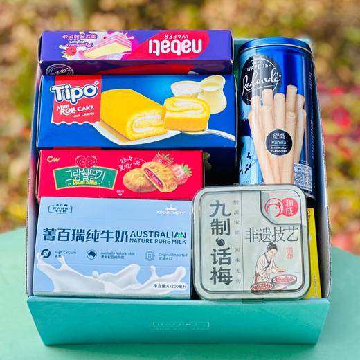 雅致新春精选零食礼盒 | 精选零食组合搭配，可调整！（温馨提示:产品为季节性产品，缺货会进行等值调换成其他产品！！！） 商品图0