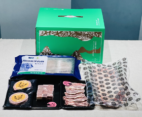 雅致新春精选原切和牛羊荟萃礼盒 |  新鲜牛排可自由搭配，精致包装，更显礼盒的精美!（温馨提示:产品为季节性产品，缺货会进行等值调换成其他产品！！！）