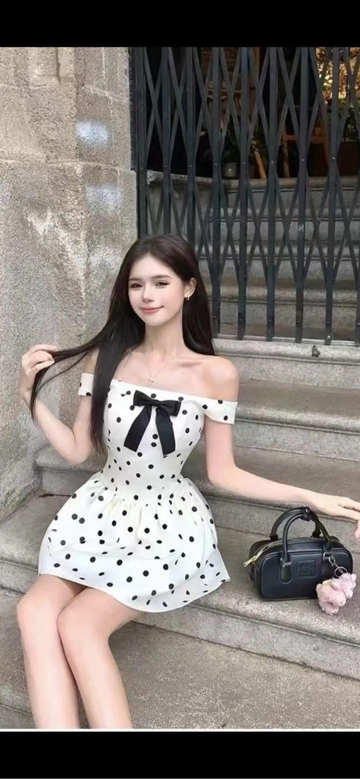 MiuMiu arcadie 23秀款 黑金 牛皮 小号 保龄球 斜挎包 商品图2