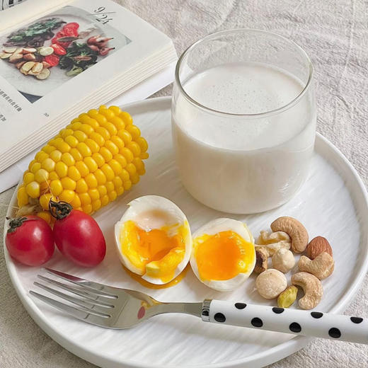 宁夏贺兰山沙漠益牛乳  无腥无膻，顺滑醇厚，丝丝清甜   营养丰富   无任何化学添加，全家老小都能喝 商品图3