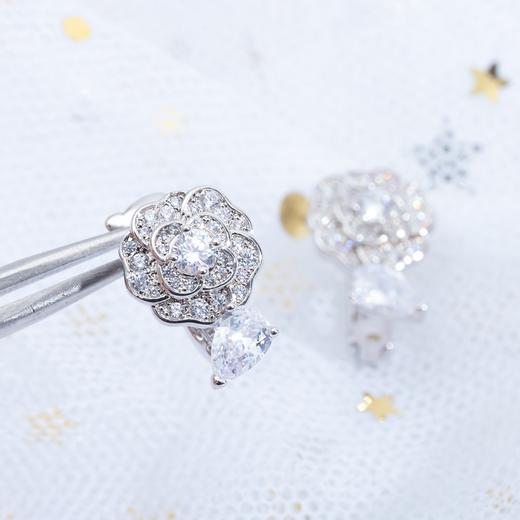 香奈儿 BOUTON DE CAMELIA山茶花耳环 满钻（XTY） 商品图5