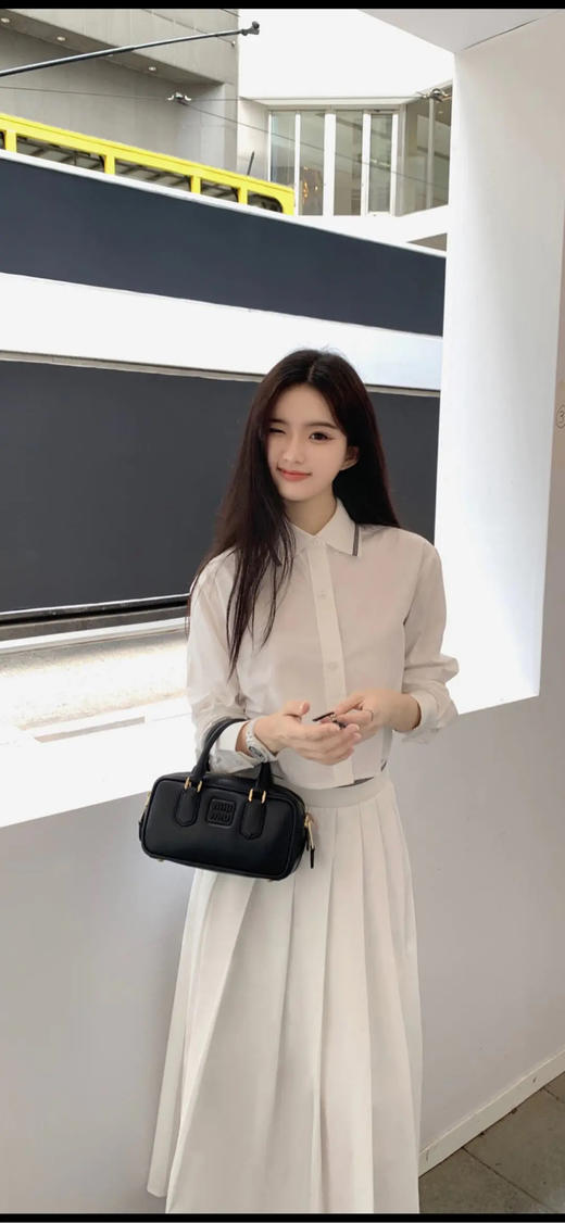 MiuMiu arcadie 23秀款 黑金 牛皮 小号 保龄球 斜挎包 商品图3