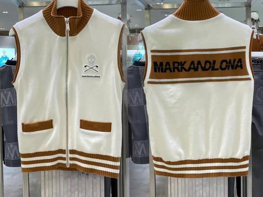 M&L新款女款防水层针织背心来啦！渠道高品质❗️难得的全品相纯尾货，一定不要轻易错过的佳品！细节非常精致, 内部防水层保暖效果杠杠的！下摆是这两年很流行的工装风格款，整体采用撞色设计非常年轻时尚！ 商品图3