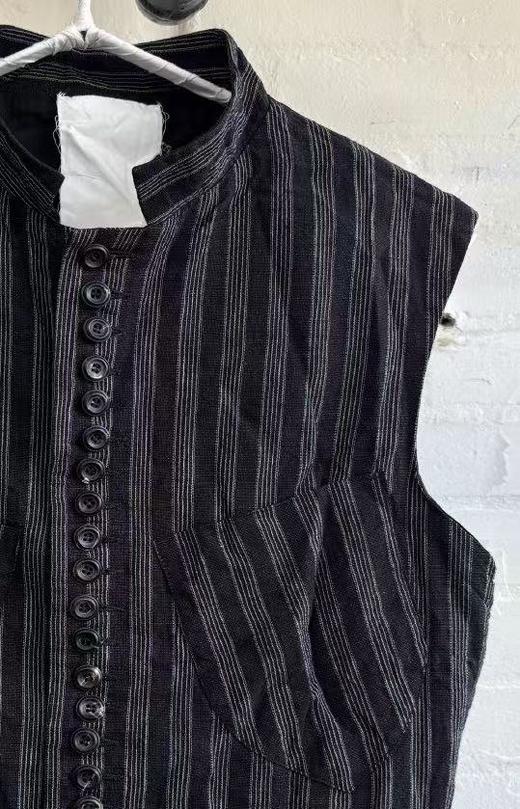 John Alexander Skelton 26SS 黑色细条纹亚麻中世纪马甲 商品图1