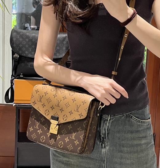 海外邮寄LV邮差包可扫码进出专柜高版 商品图0