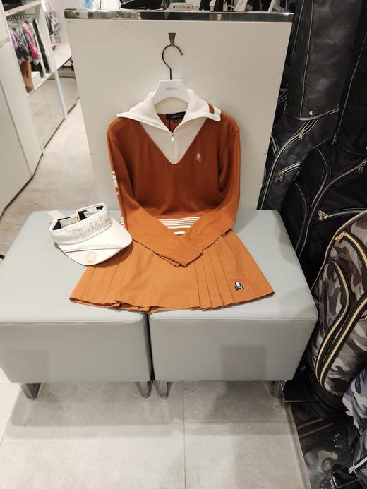 M&L家新款女士拉链翻领针织毛衣来啦！本季海报明星款❗️撞色翻领毛衣，这个衣服真的怎么穿都好看！特别干净学院复古的设计风格，两色都超爱！满满的青春活力！ 商品图2