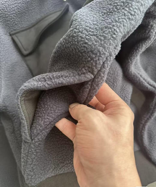 全新正品出口欧洲4F秋冬加厚双面摇粒绒连帽外套运动户外抓绒衣

25年新款 吊牌价129美金 性价比还是高的

三个色，尺码XS-2XL。欧码偏大 商品图4