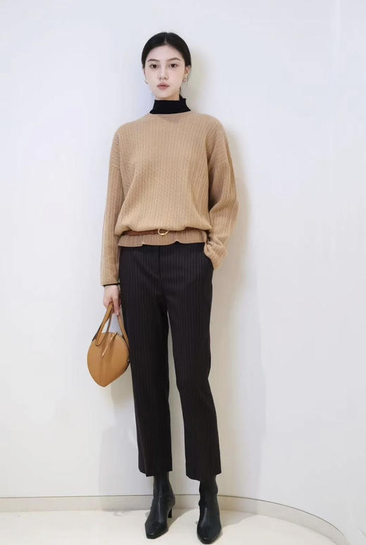 22-1新货直接秒杀 渠道货 小禾女士绞花圆领羊绒衫 商品图4