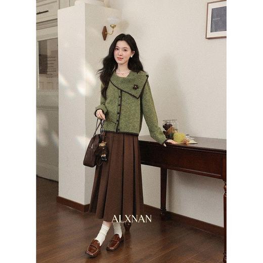 鹿向南「温柔冬时」设计感大翻领慵懒复古绿色毛衣女秋冬针织上衣 商品图3