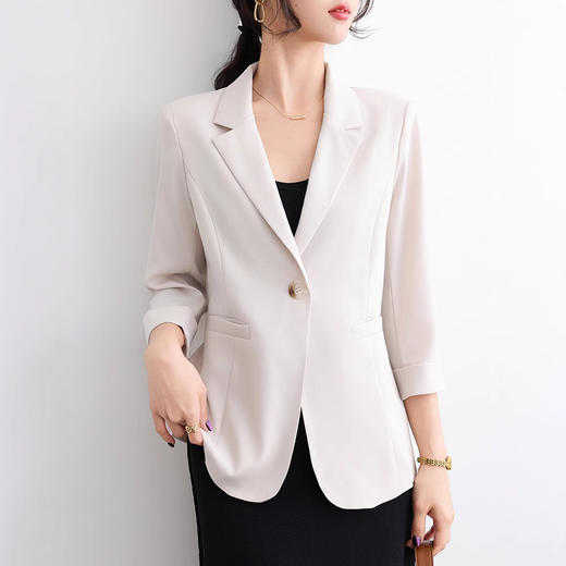 【春季薄款女士小西装外套】西服上衣气质修身减龄简约 显瘦休闲百搭西装  商品图2