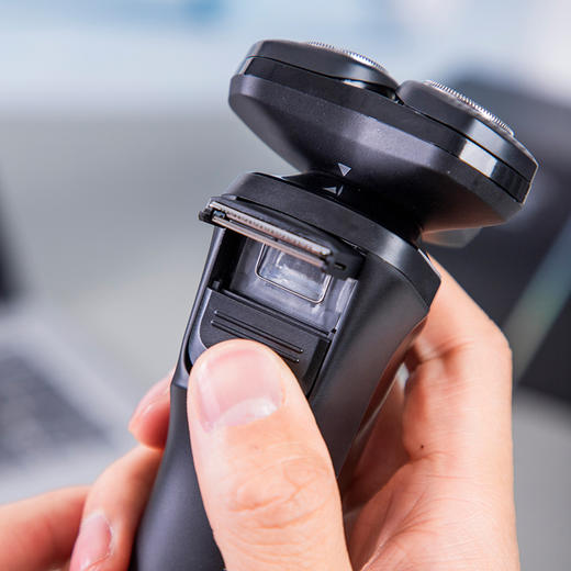 【情人节送礼】创维 G5钛金灰剃须刀3件套 全身水洗 磁吸式一体刀头 精致礼盒 商品图7